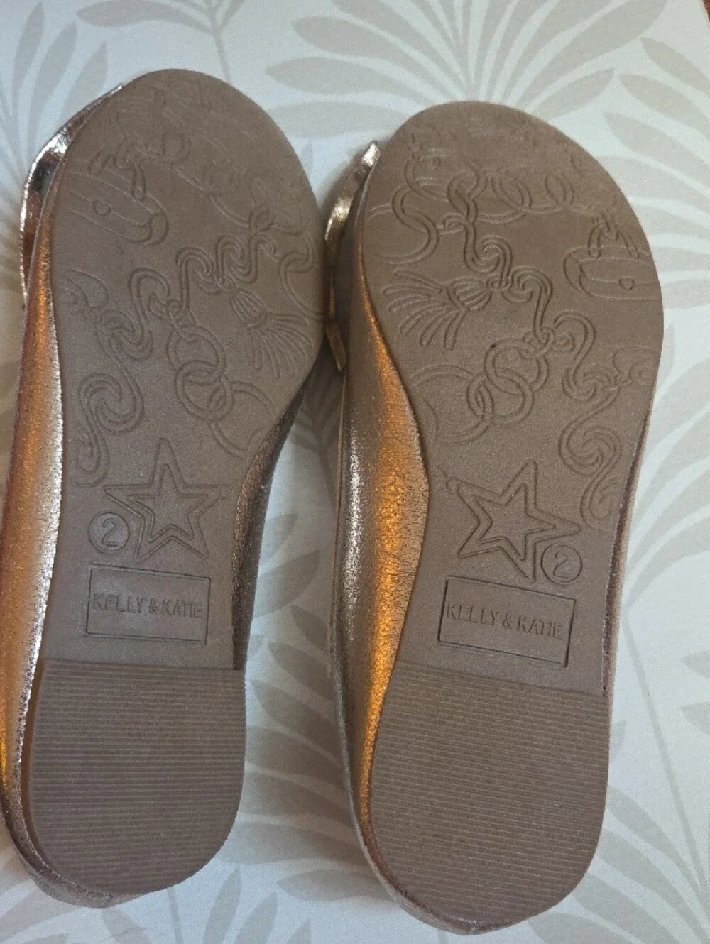 Kelly & Katie Girls Metallic Gold Bow Flats